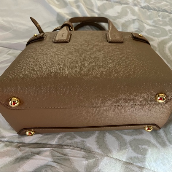 NWT Burberry banner small tote camel color - Picture 3 of 8